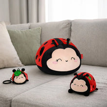 Carica l'immagine nel visualizzatore di Gallery, Cuscino Ladybug - Super Soft!
